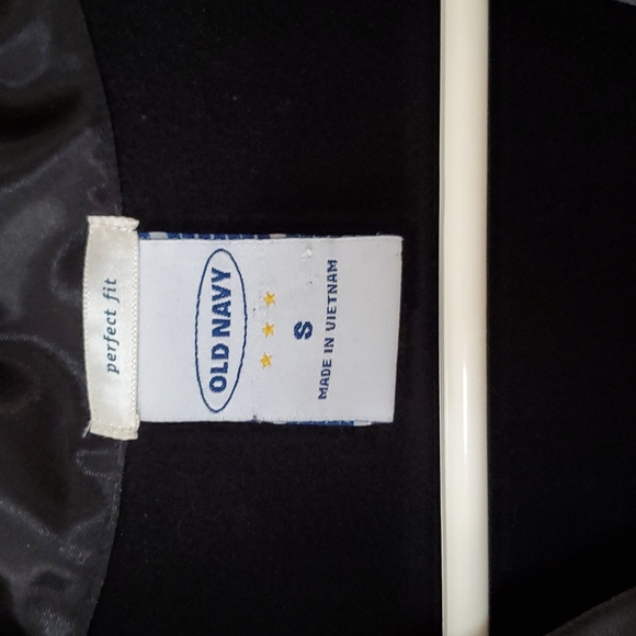 Old Navy v neck 3/4 sleeve black top - Picture 4 of 6